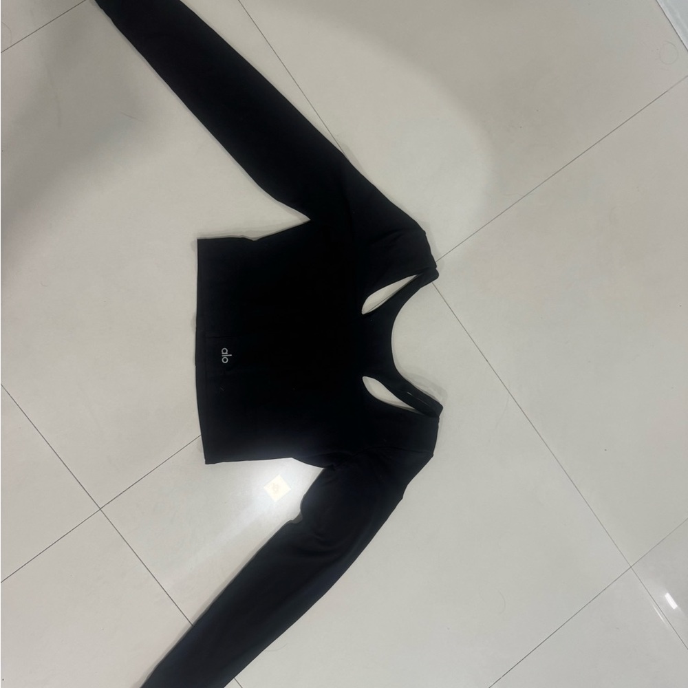 ALO Yoga Black Long-Sleeve Cutout Crop Top